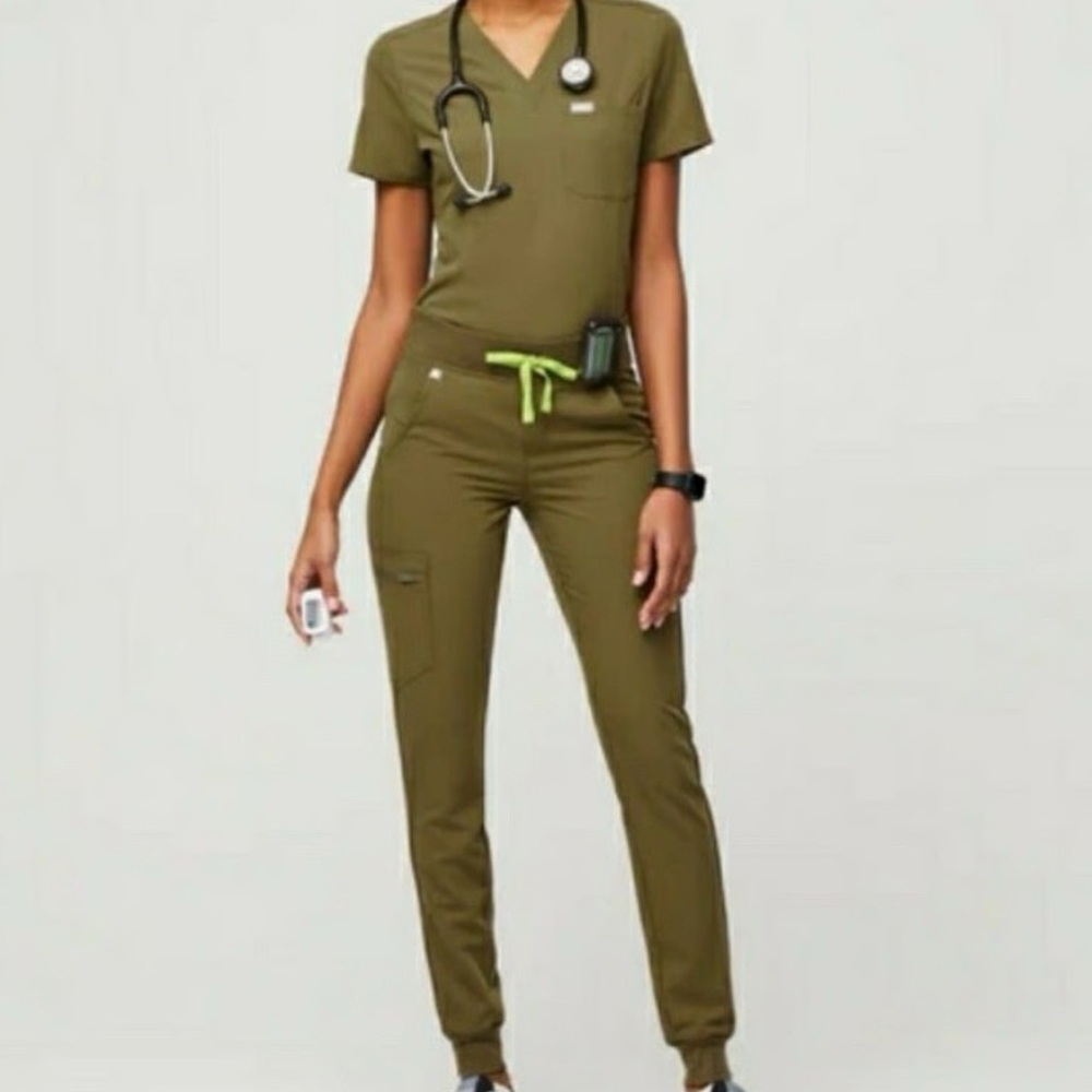 Figs Olive Scrub Set - S/P Zamora Jogger Pants & S Catarina Top